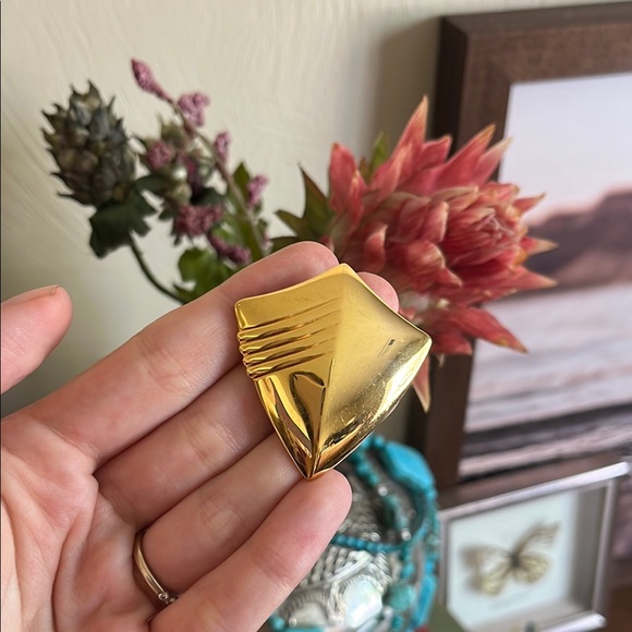 Monet Jewelry - Monet Gold Geometric Brooch